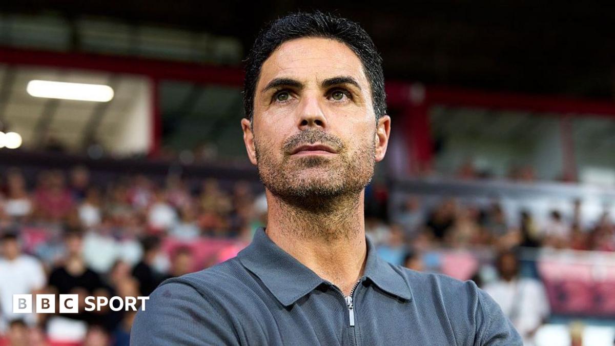 Mikel Arteta on the touchline